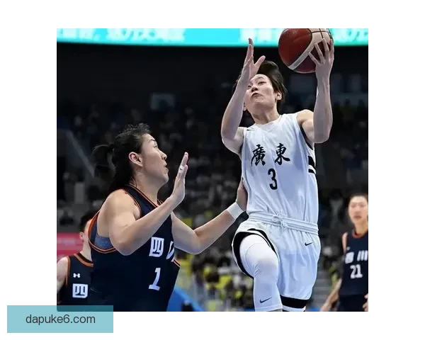 TK汉诺威女篮险胜克特恩女篮三分逆袭成功全场紧张刺激